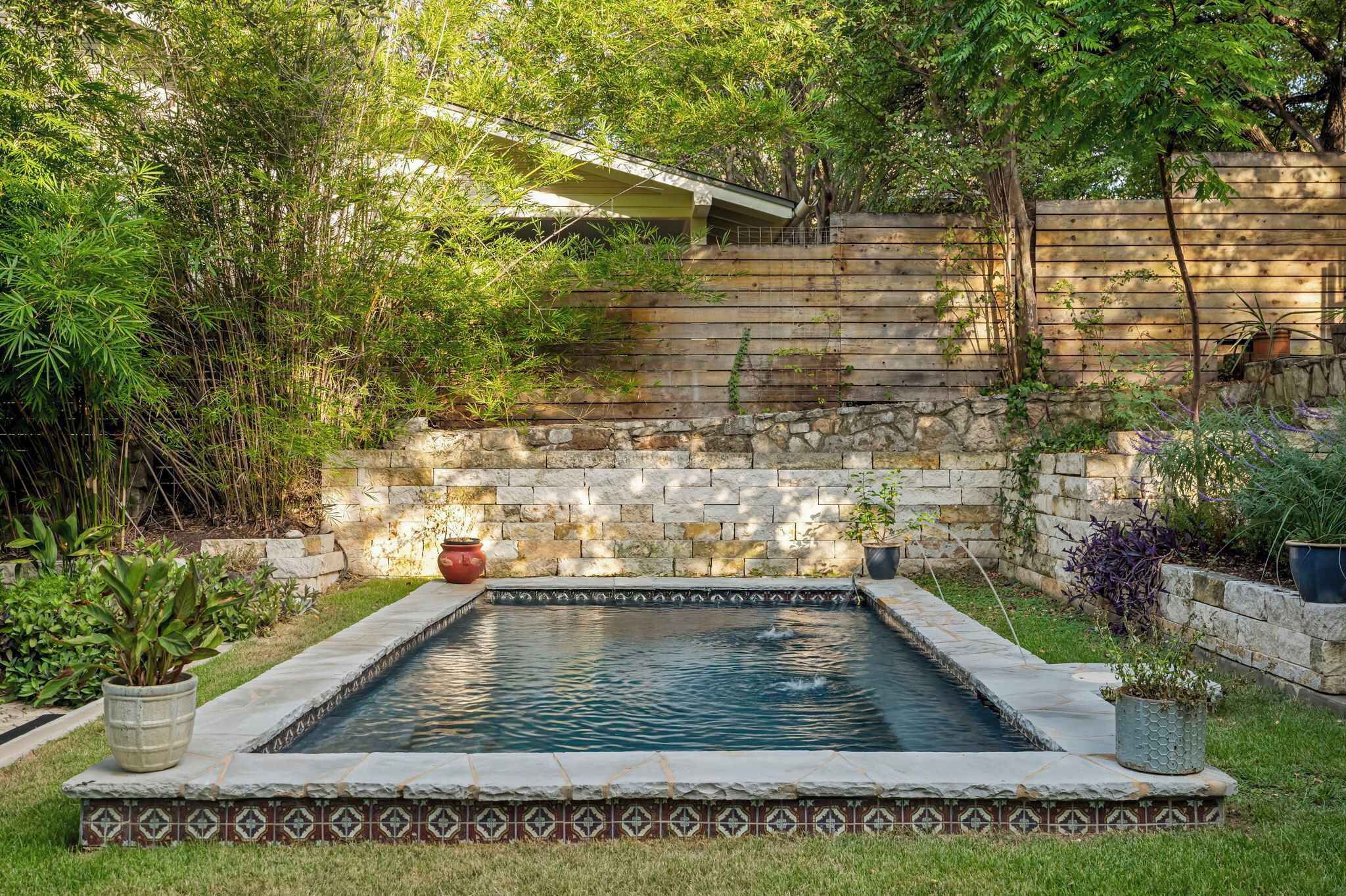 Alberca al aire libre y alberca climatizada