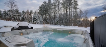 Near Bethel Downtown! W/ HotTub, Sauna & Game Room