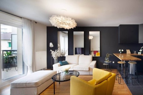 Fernseher. Bois-Colombes (92)_St Lazare - 3 pièces_Terrasse