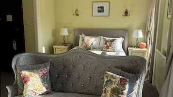 Casa, se aceptan mascotas, vista al jardín | Tabla de planchar con plancha, wifi gratis y ropa de cama