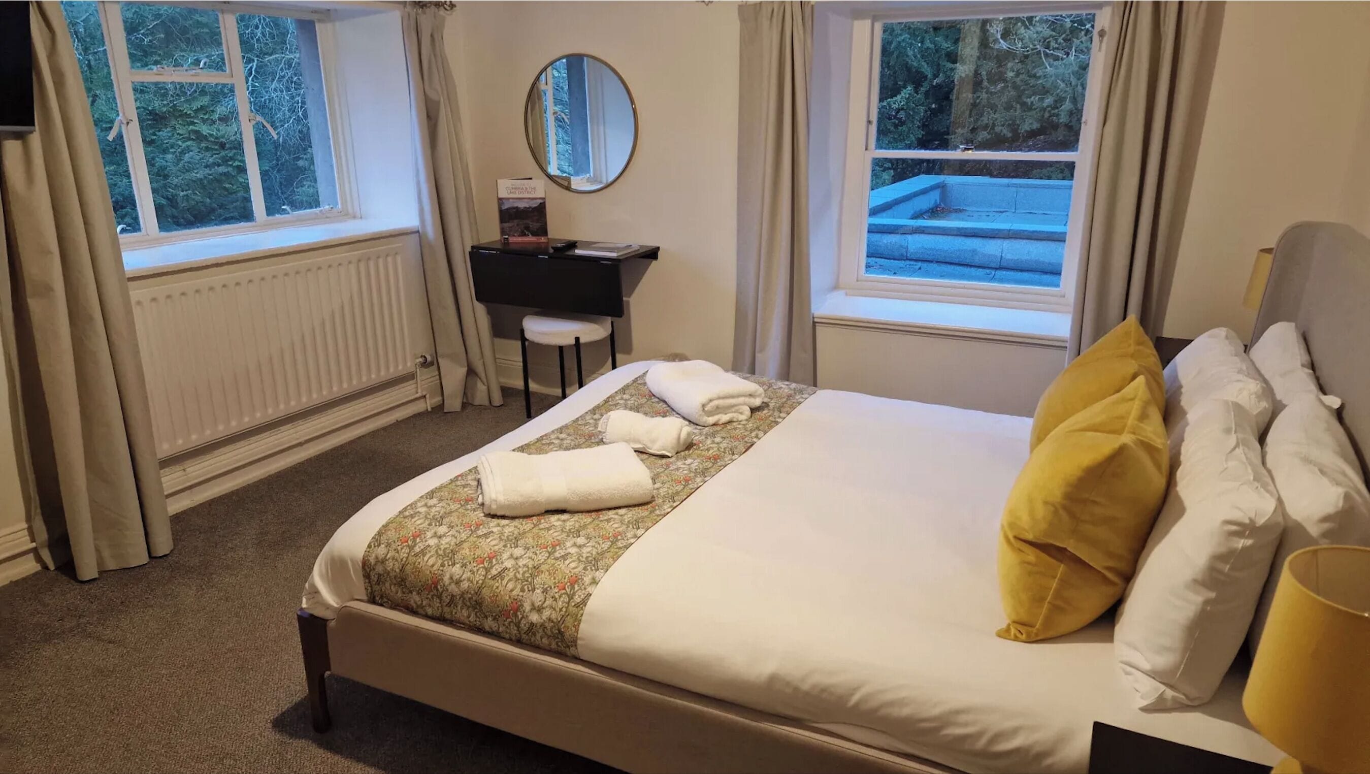 Iron/ironing board, free WiFi, bed sheets