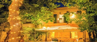 Leonardo House Pisa Garden Center Whirlpool Pool