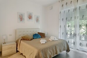 2 makuuhuonetta, silitysrauta/-lauta, ilmainen Wi-Fi, vuodevaatteet