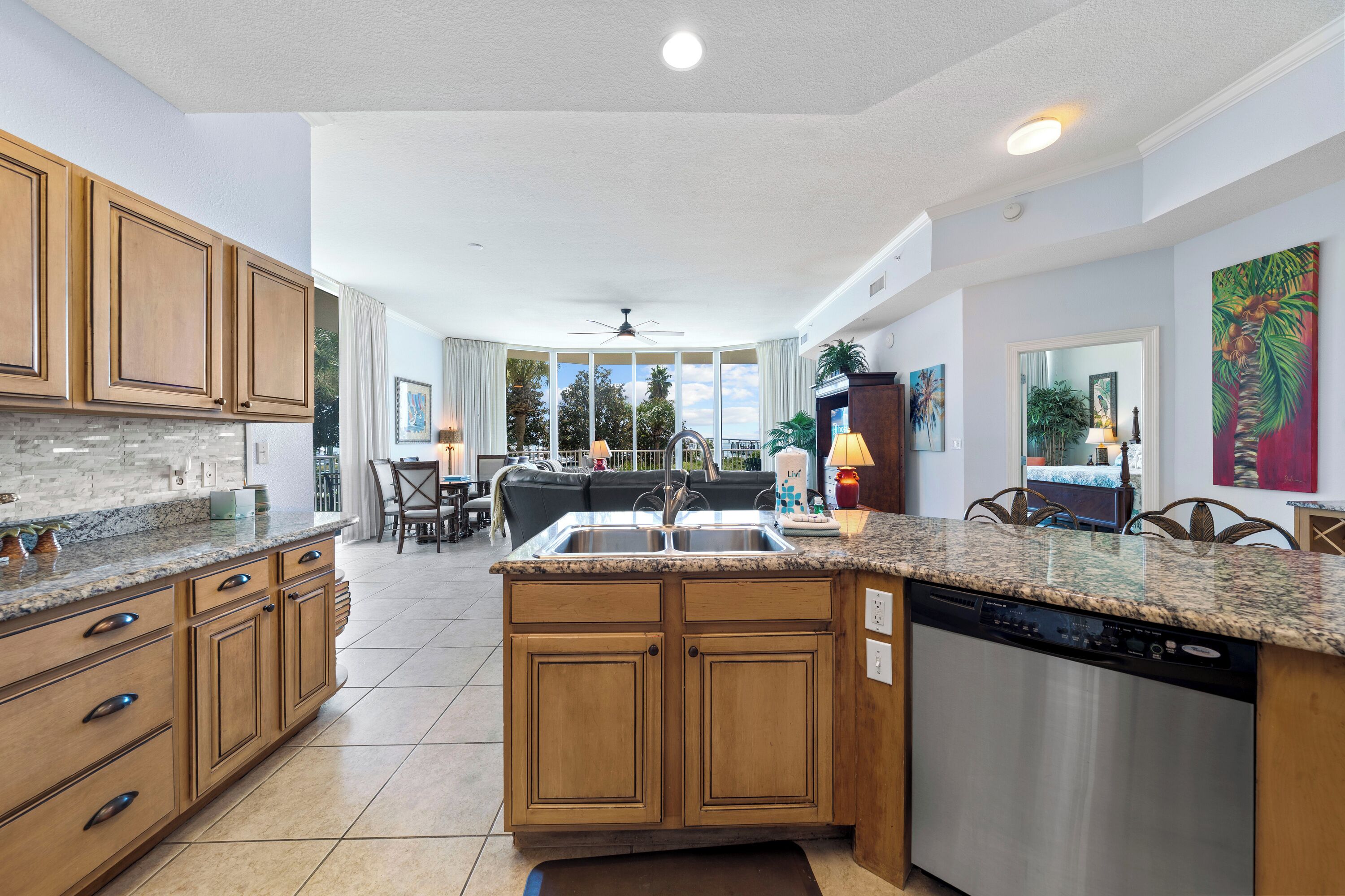 Apartamento Signature, 4 habitaciones, balcón, vistas a la bahía | Cocina privada | Frigorífico, microondas, horno y placa de cocina