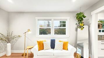 Een televisie en een kantoor