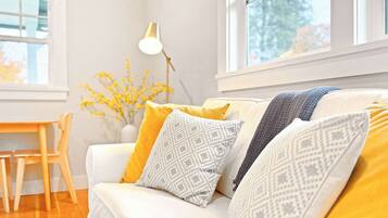 Een televisie en een kantoor