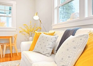 Een televisie en een kantoor