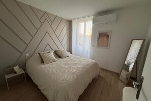 2 bedrooms, iron/ironing board, travel cot, free WiFi