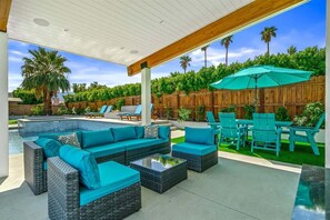 Outdoor dining - The Spacious Open Palms (Palm Springs)