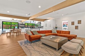 TV, fireplace, offices