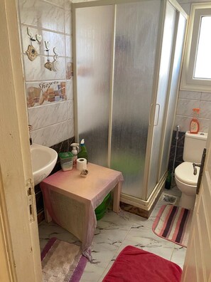 Sabonete, papel higiênico