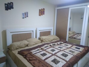 2 chambres, fer et planche à repasser, literie fournie