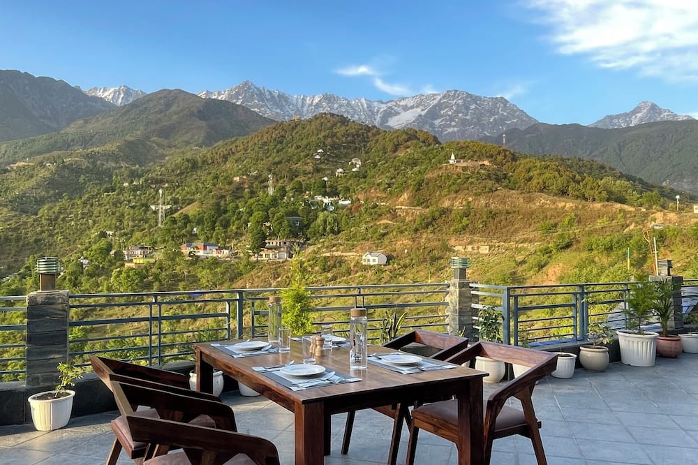 Heryk Hillview Hotel