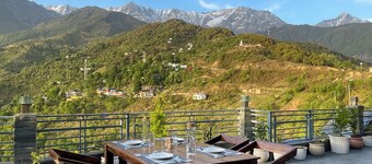 Heryk Hillview Hotel 