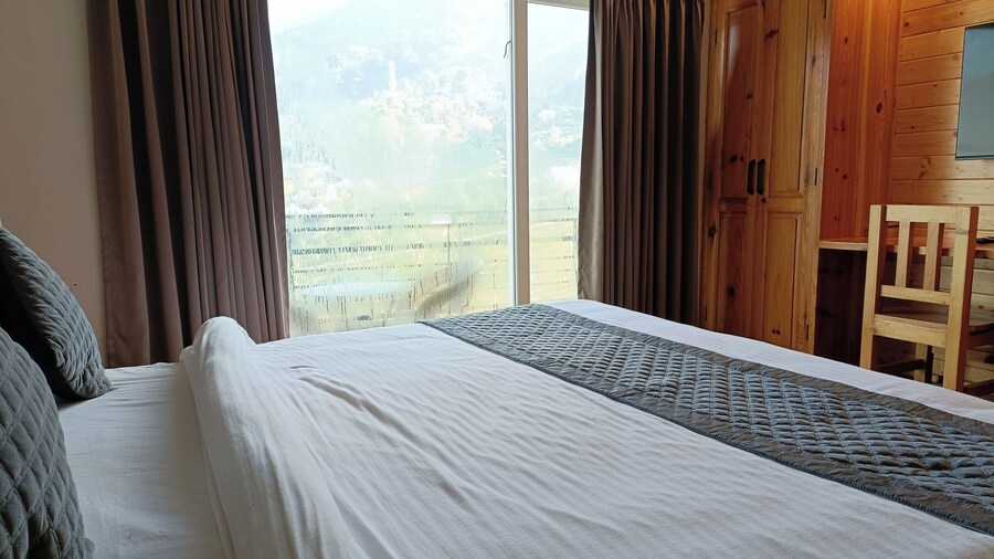 Heryk Hillview Hotel