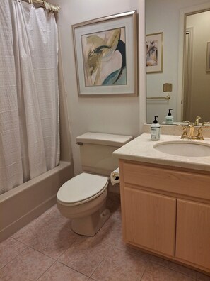 Towels, soap, shampoo, toilet paper