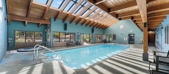 Modern Mountain-View Condo - Pool, Hot Tubs & Near 3 Ski Resorts!