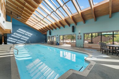 Modern Mountain-View Condo - Pool, Hot Tubs & Near 3 Ski Resorts!