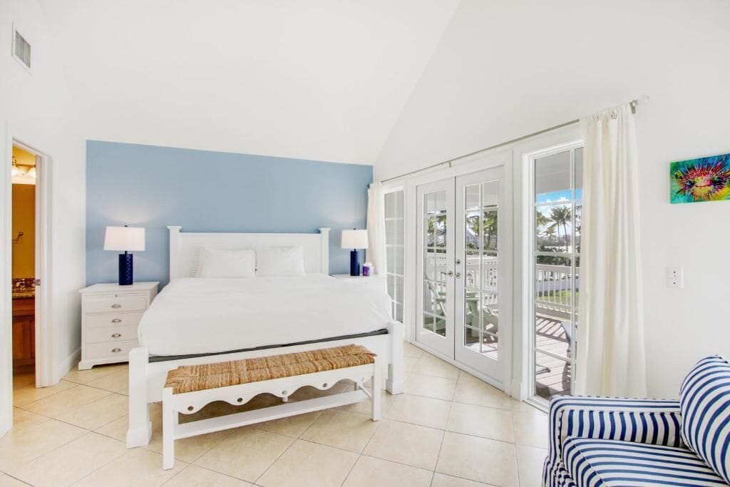 Luksushuvila, 3 makuuhuonetta, parveke | Työpöytä, kannettavalle tietokoneelle sopiva työtila, pimennysverhot