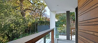 Luxury Apartment in Newlands Cape Town - Streamside tranquility