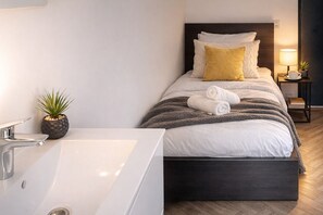 1 bedroom, free WiFi, bed sheets