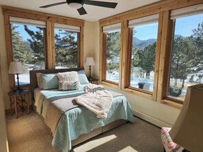 3 bedrooms, iron/ironing board, travel crib, WiFi