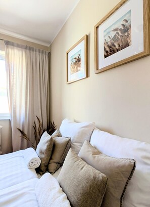 Apartment | 2 bedrooms, individually furnished, bed sheets