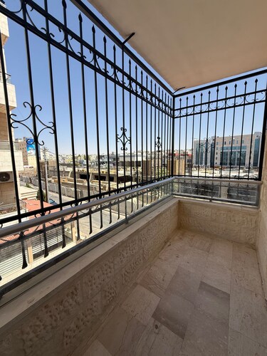 3bedroom Aprt of 200sqm Near Movenpick Hotel Amman