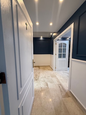 Apartment, 3 Bedrooms, Accessible, Smoking | Interior