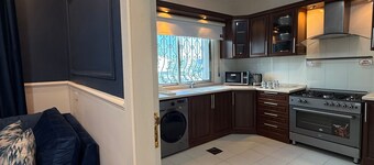 3bedroom Aprt of 200sqm Near Movenpick Hotel Amman