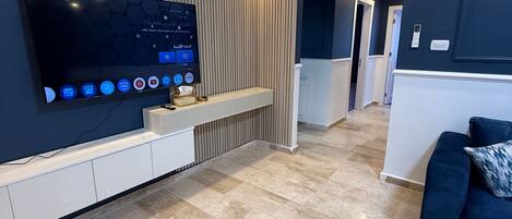 Apartment, 3 Bedrooms, Accessible, Smoking | Interior