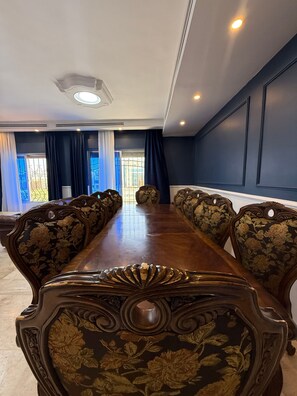Apartment, 3 Bedrooms, Accessible, Smoking | Living room