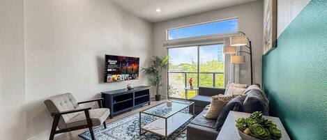 Téléviseur, bureau