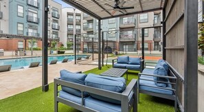 Pool - Luxury 2BD | Deep Ellum | Free Parking | Pool+Gym (Dallas)