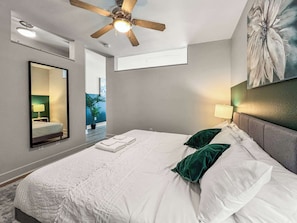 Iron/ironing board, WiFi, bed sheets