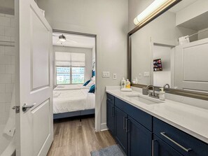 Douche, séchoir à cheveux