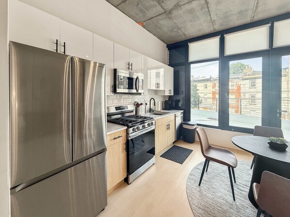 Fridge, microwave, oven, stovetop