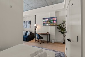 Unclassified image, 5 of 15, button