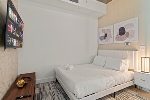 Unclassified image, 5 of 15, button