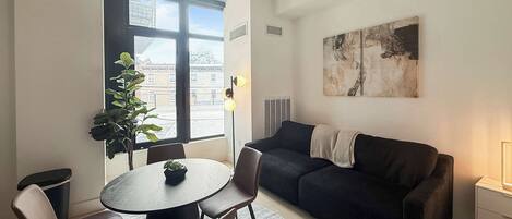 Téléviseur, bureau