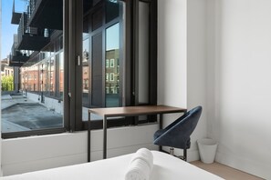 Unclassified image, 2 of 17, button