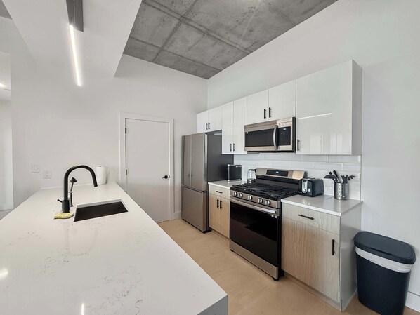 Fridge, microwave, oven, stovetop