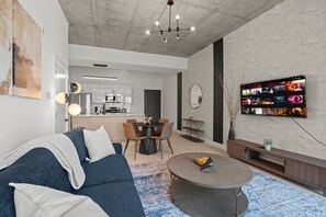 Unclassified image, 5 of 17, button