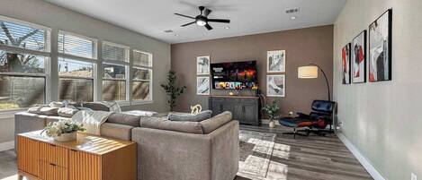 Téléviseur, bureau