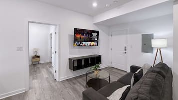 Téléviseur, bureau