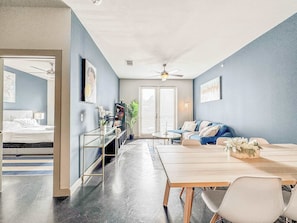 1 chambre, fer et planche à repasser, Wi-Fi, draps fournis