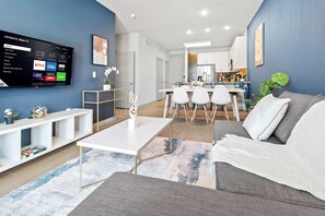 Téléviseur, bureau