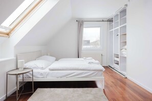 8 soverom, strykejern/-brett, wi-fi og sengetøy