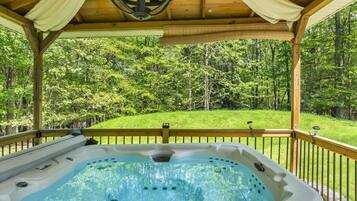 Bain à remous extérieur