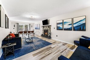 TV, fireplace